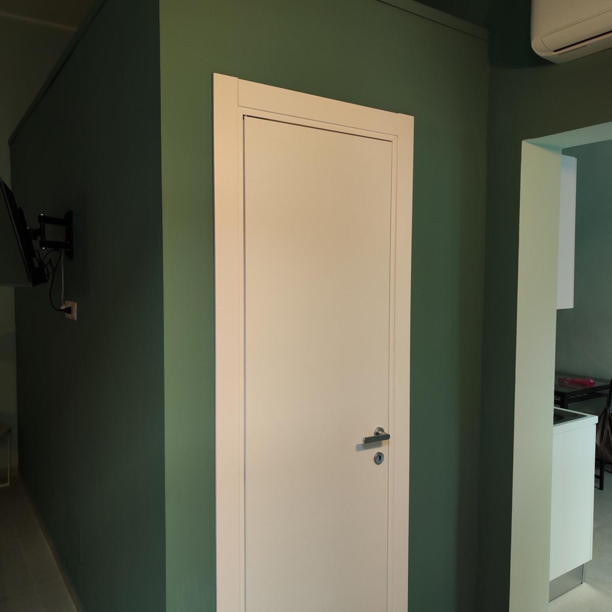 Mistral130 Apartment Бари Екстериор снимка