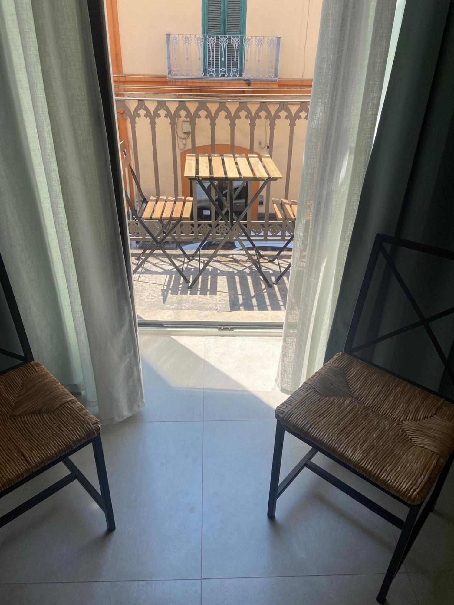 Mistral130 Apartment Бари Екстериор снимка