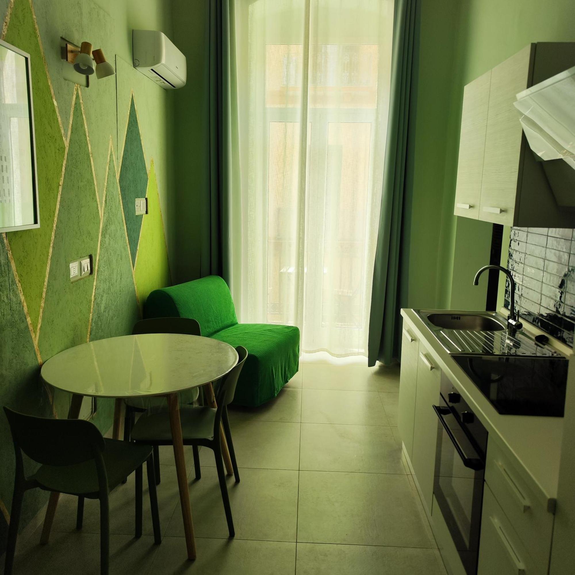 Mistral130 Apartment Бари Екстериор снимка